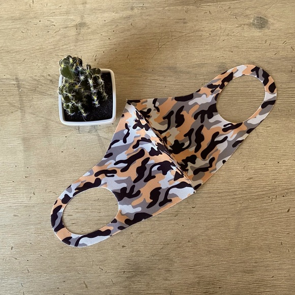 FREE w/ BUNDLE  * Camouflage Camo Face Mask Cover - Picture 1 of 6